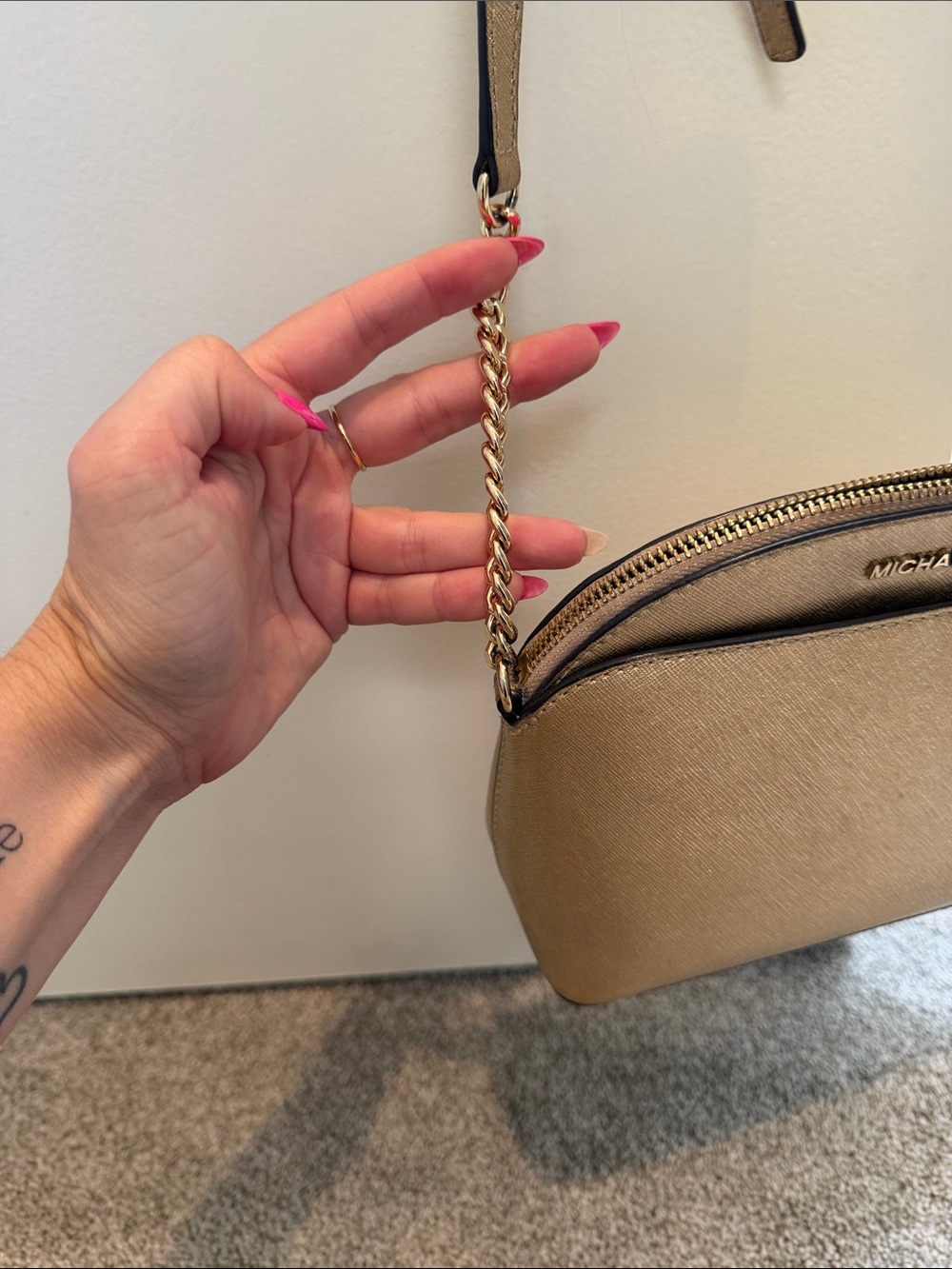 Michael Kors Tan Pebbled Crossbody with Gold Chain Strap - Picture 3 of 7